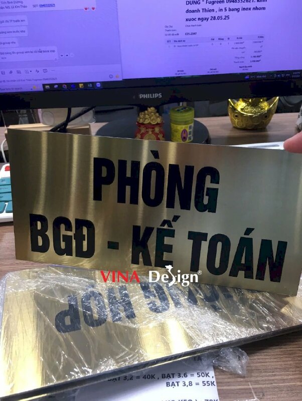 In bảng tên chức danh phòng ban công ty, in UV ăn mòn inox nhôm xước màu vàng gold - VND943
