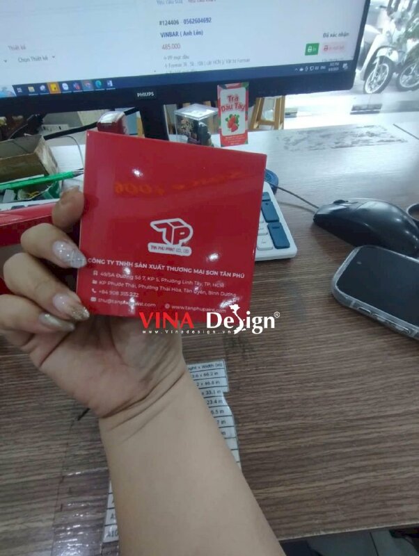In hộp giấy hình vuông có ô cửa sổ dán miếng support cho công ty sơn công nghiệp - VND951