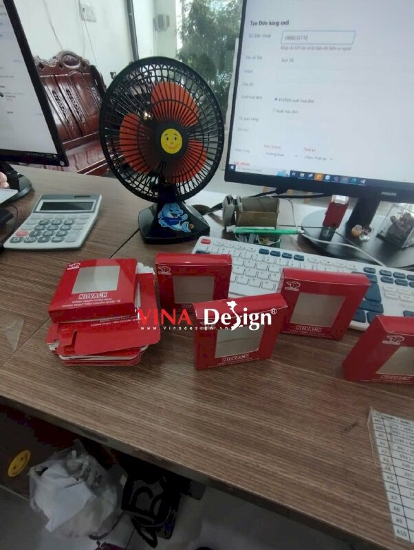 In hộp giấy hình vuông có ô cửa sổ dán miếng support cho công ty sơn công nghiệp - VND951