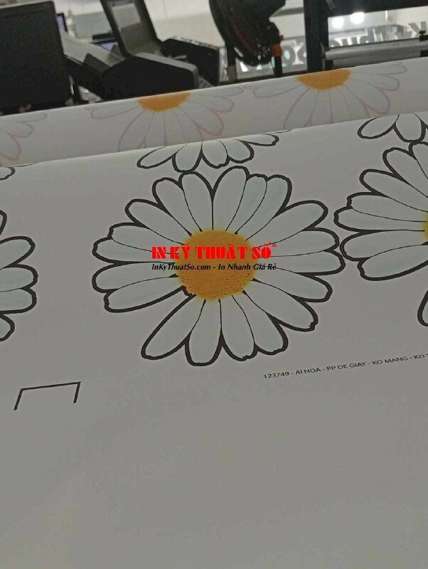In sticker hoa cúc G-Dragon, in PP đế giấy, bế theo viền, dễ bóc dán - VND962