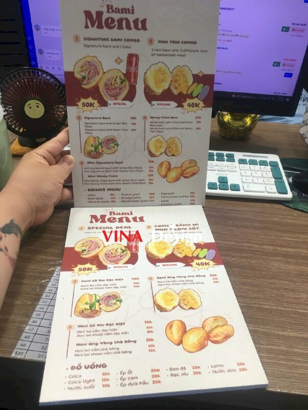 In tấm Menu formex A4 cầm tay song ngữ Việt Anh cho tiệm bánh mì - VND960