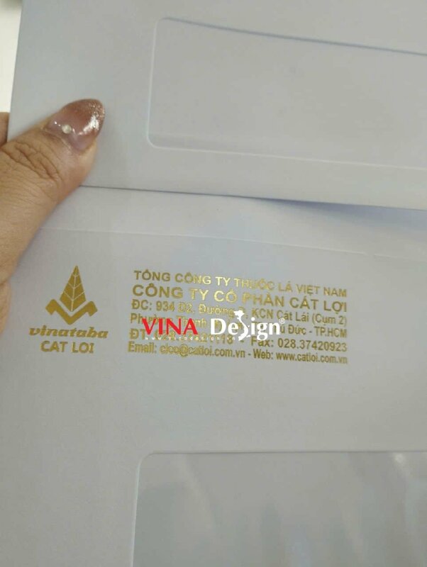 Làm bao thư ép kim màu vàng 18K size 12cm x 22cm cho công ty - VND949