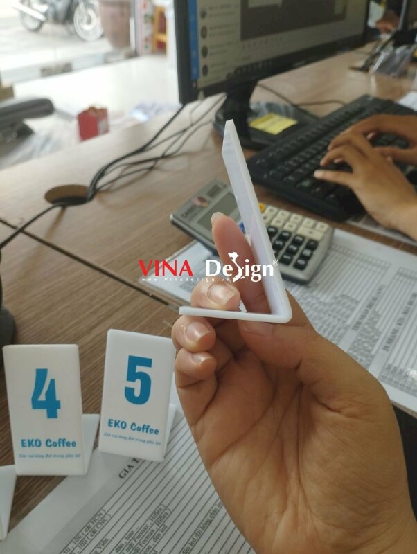 In biển số bàn Mica quán cafe - VND12