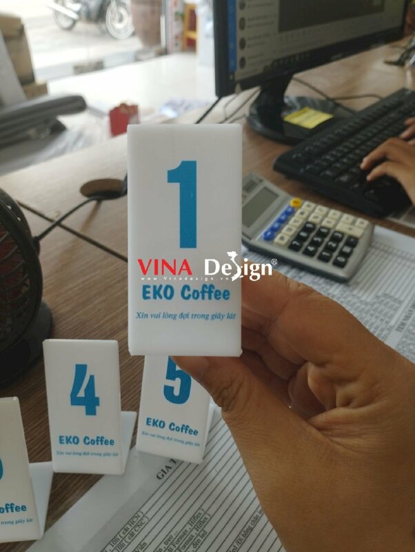 In biển số bàn Mica quán cafe - VND12