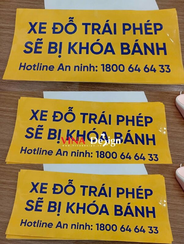 In biển thông báo Không đổ xe trái phép, Decal sữa dầu dán trước khu vực ra vào văn phòng công ty - VND969