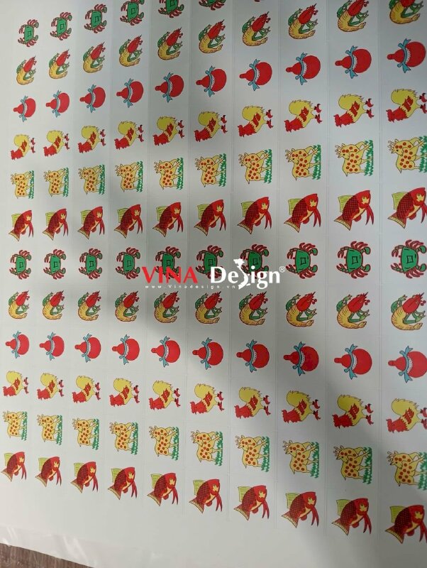In sticker Bầu Cua Tôm Cá Bầu Gà Nai tem PP đế giấy theo m2, in mực dầu, có bế - VND976