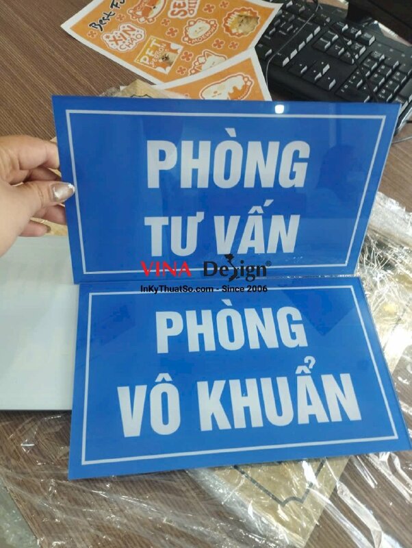 In bảng tên phòng ban, phòng tư vấn, phòng khử khuẩn in Mica trong - VND992