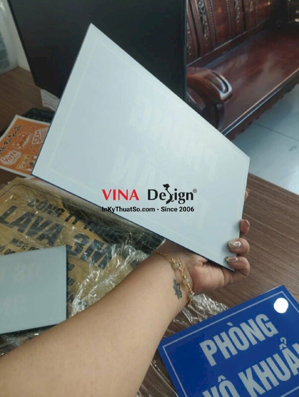 In bảng tên phòng ban, phòng tư vấn, phòng khử khuẩn in Mica trong - VND992
