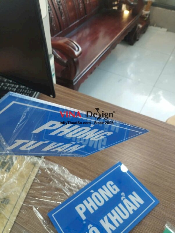 In bảng tên phòng ban, phòng tư vấn, phòng khử khuẩn in Mica trong - VND992