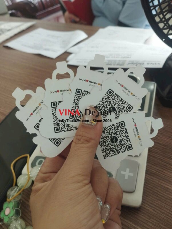 In tag giấy bế hình mèo, quét mã QRcode tham gia nhóm chat Zalo - VND991