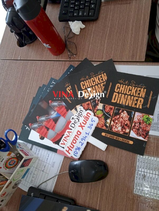 In tờ rơi A5 gắn standee nhựa Mica để bàn quán Cafe & Bistro, in giấy mỹ thuật Econo - VND310