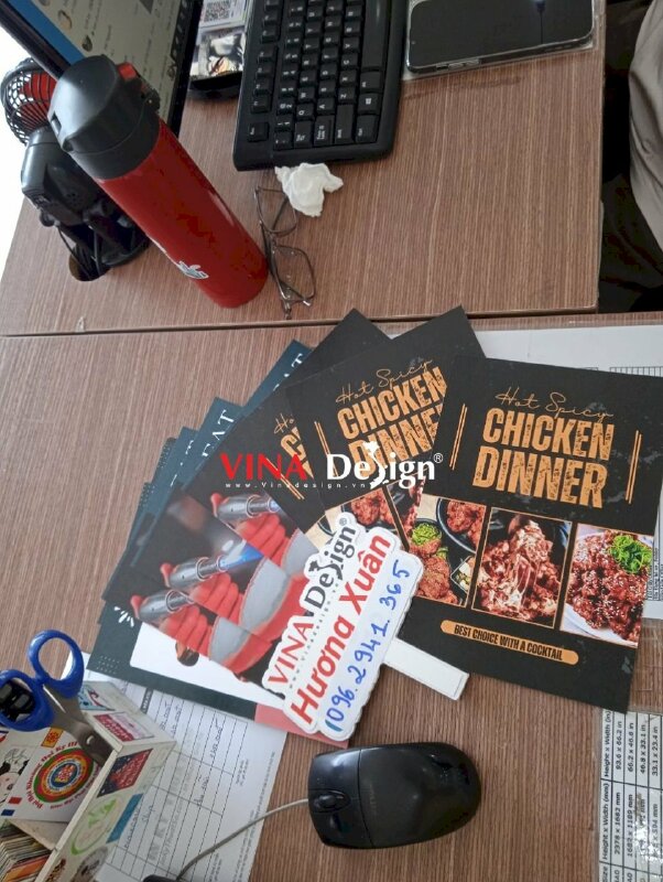 In tờ rơi A5 gắn standee nhựa Mica để bàn quán Cafe & Bistro, in giấy mỹ thuật Econo - VND310