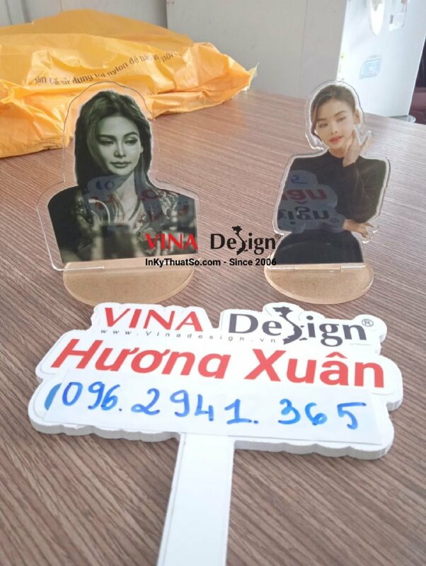 In tượng Mica ảnh chân dung, standee Mica trong suốt chân dung người mẫu idol - VND507
