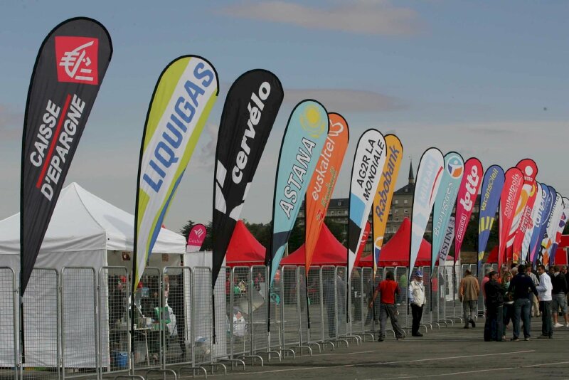 Cờ phướn giọt nước sử dụng sự kiện ngoài trời