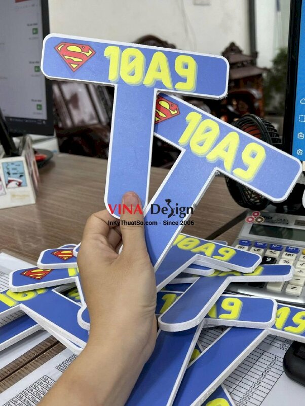 In hashtag cầm tay lớp học, hashtag khai giảng năm học mới - VND237