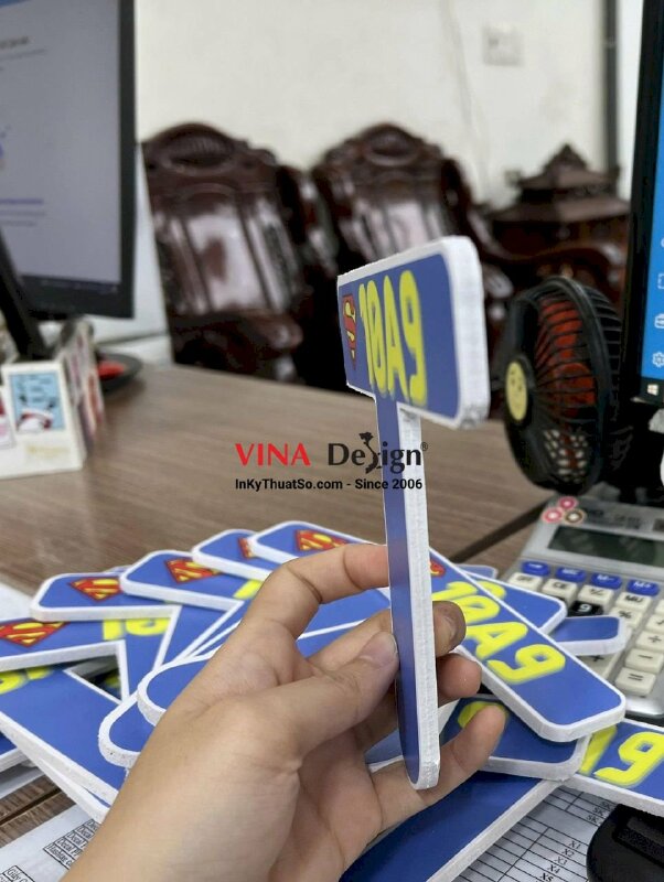 In hashtag cầm tay lớp học, hashtag khai giảng năm học mới - VND237