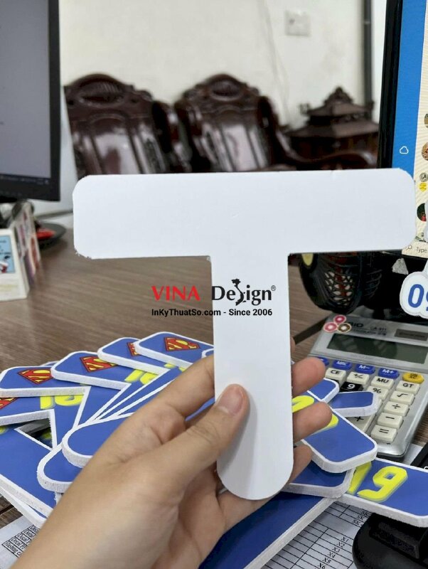 In hashtag cầm tay lớp học, hashtag khai giảng năm học mới - VND237