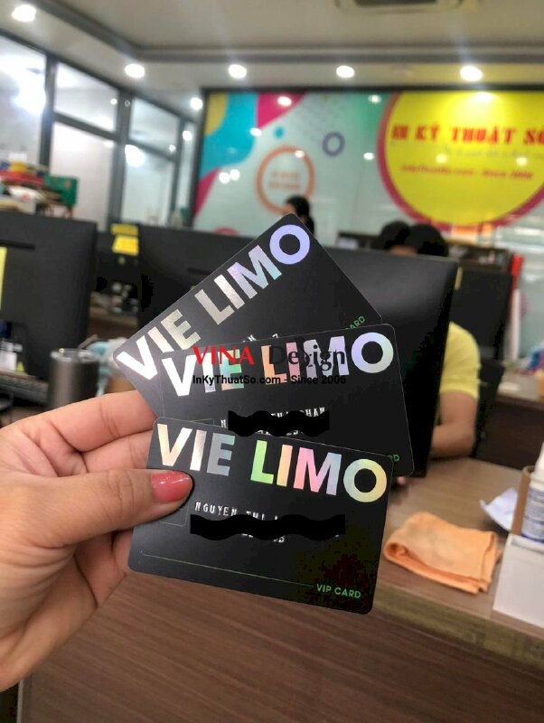 In thẻ VIP card ép kim, dập nổi tên & mã số - VND275