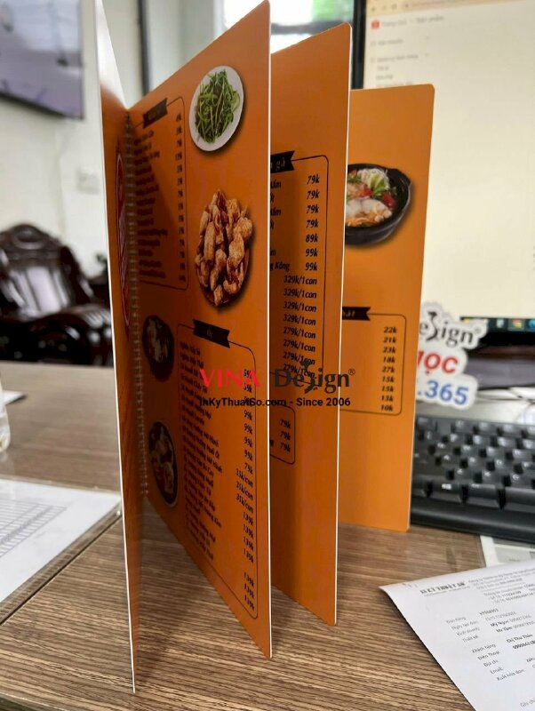 In menu quán ốc hải sản, menu nhựa kháng nước, chống cong vênh - VND319