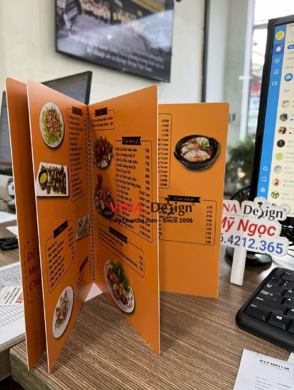 In menu quán ốc hải sản, menu nhựa kháng nước, chống cong vênh - VND319