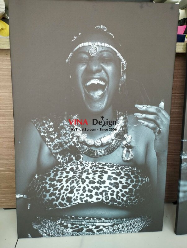 In tranh khổ lớn treo tường Người phụ nữ Châu Phi African Women - VND370