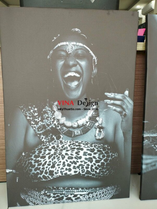 In tranh khổ lớn treo tường Người phụ nữ Châu Phi African Women - VND370