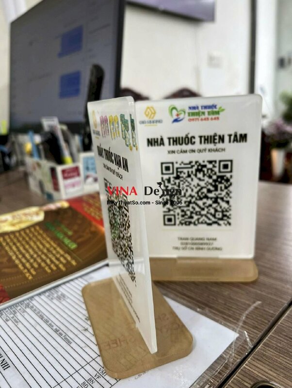 Làm đế Mica quét mã QRcode thanh toán, standee mica để quầy thuốc - VND390