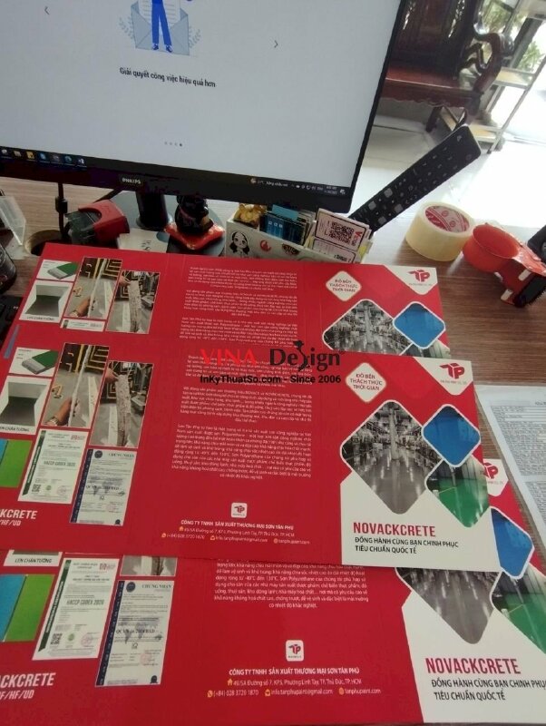 In bìa quyển catalogue bảng màu sơn, in bao bì giấy Ivory 300gsm - VND415