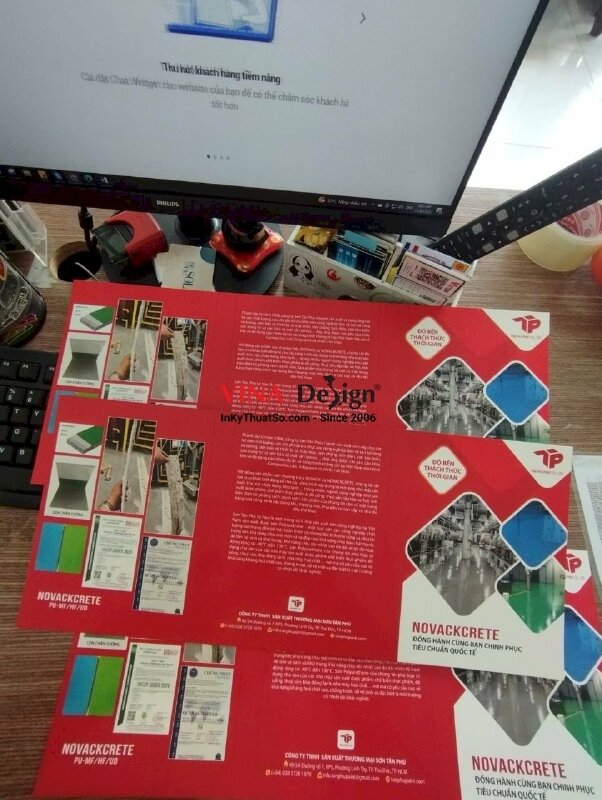 In bìa quyển catalogue bảng màu sơn, in bao bì giấy Ivory 300gsm - VND415