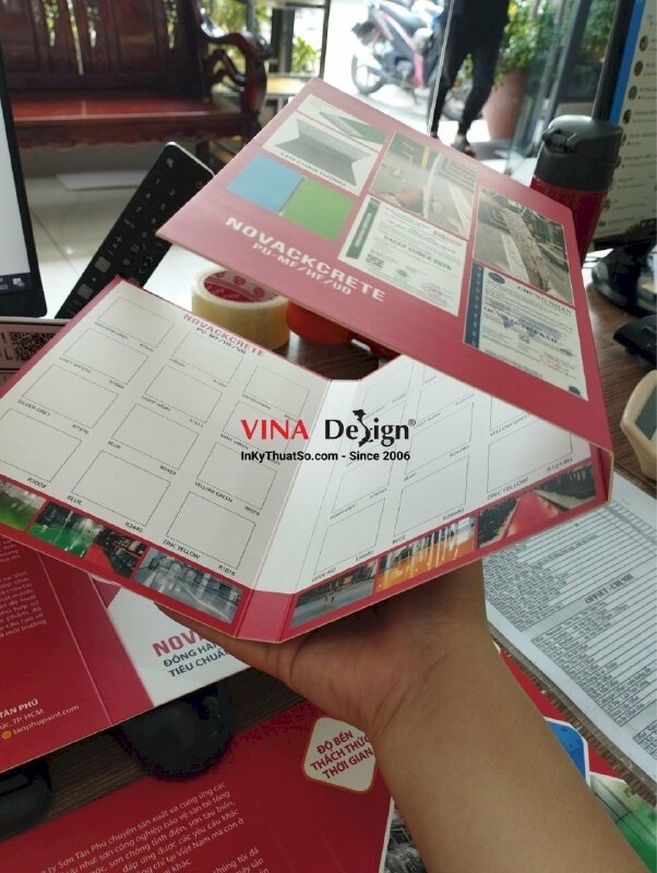 In bìa quyển catalogue bảng màu sơn, in bao bì giấy Ivory 300gsm - VND415