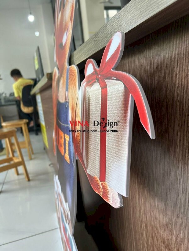 In mô hình linh vật thương hiệu trang trí Giáng Sinh văn phòng tập đoàn nước ngoài - VND406