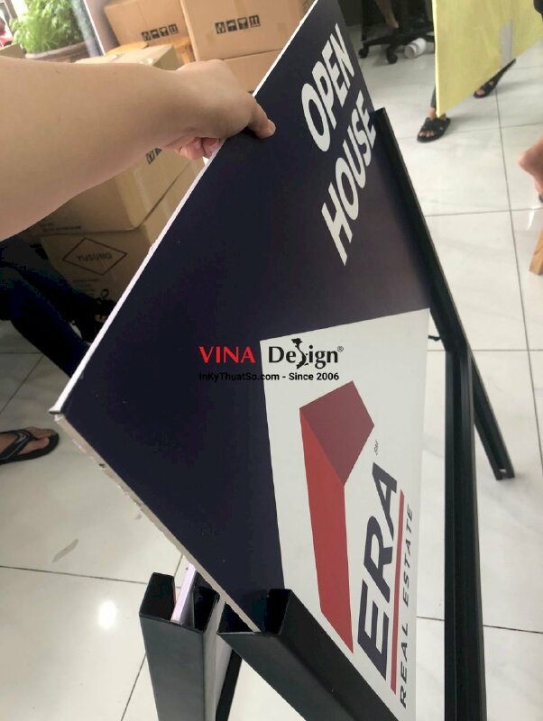In standee chân sắt chữ A biển chỉ dẫn sự kiện tham quan nhà mẫu Open House - VND52
