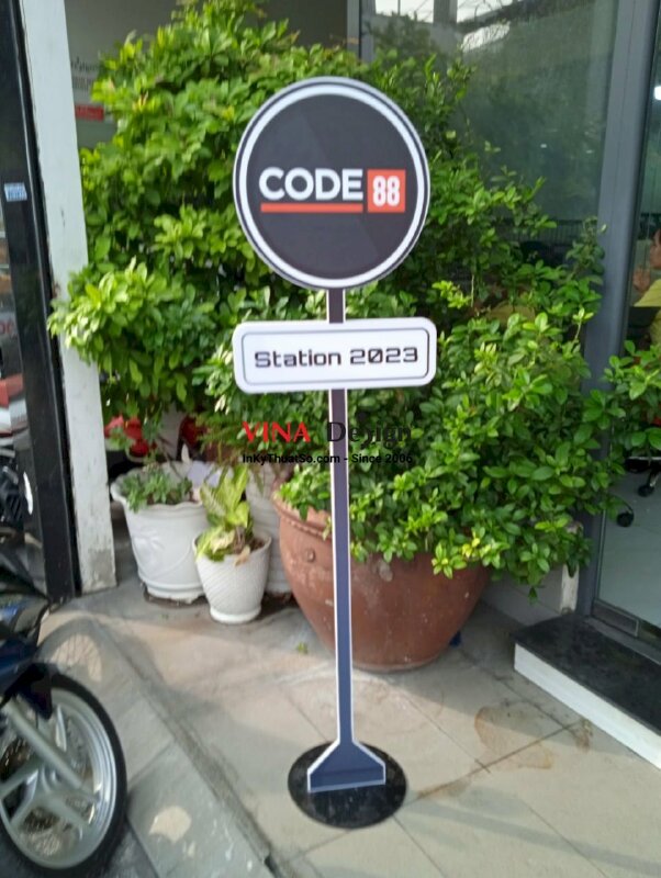 In standee PP chân sắt bảng thông báo, bảng chỉ dẫn Station - VND489