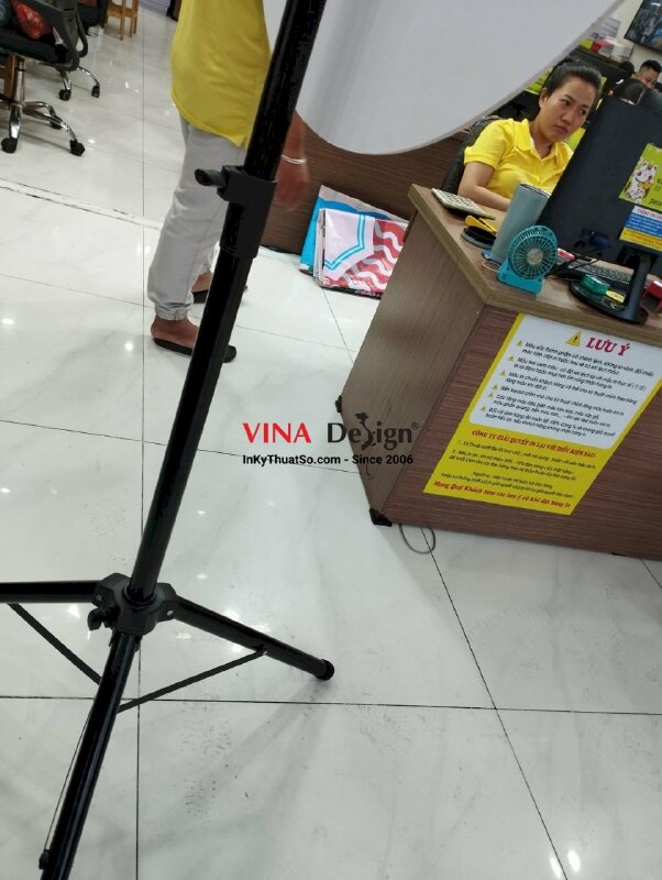 Vòng quay may mắn chân sắt xếp gọn, tháo lắp được - VND233