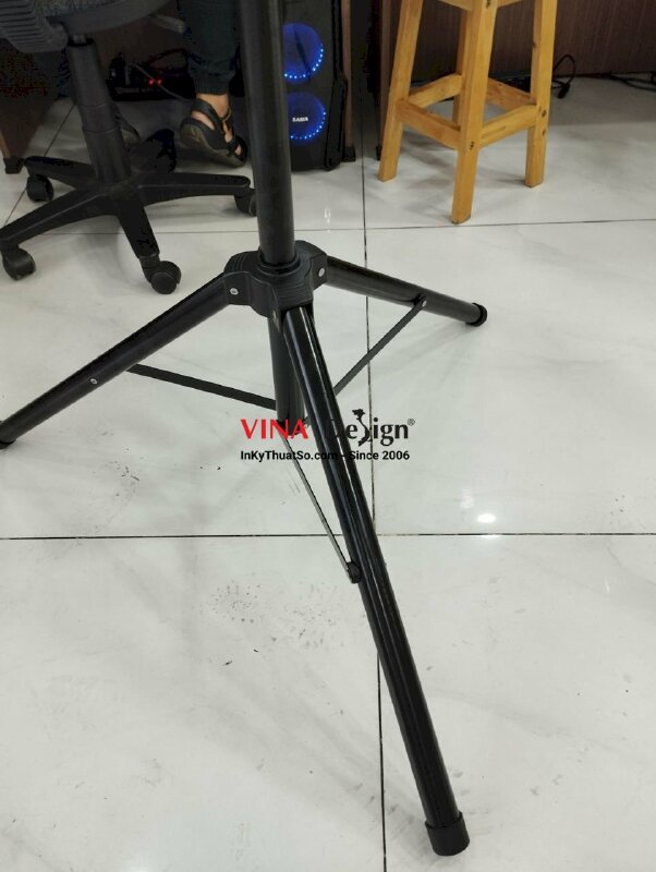 Vòng quay may mắn chân sắt xếp gọn, tháo lắp được - VND233