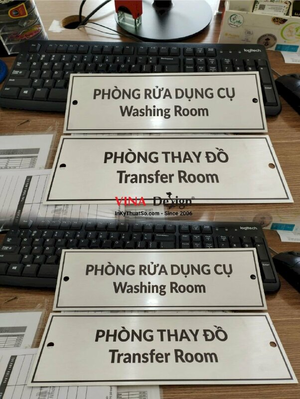 In bảng tên phòng nhôm xước - phòng rửa dụng cụ - phòng thay đồ - VND61
