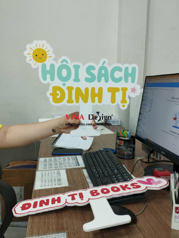 In hashtag cầm tay hội sách - VND65