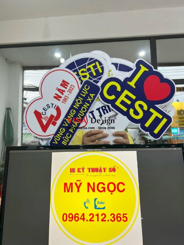 In hashtag cầm tay kỷ niệm thành lập công ty - VND25