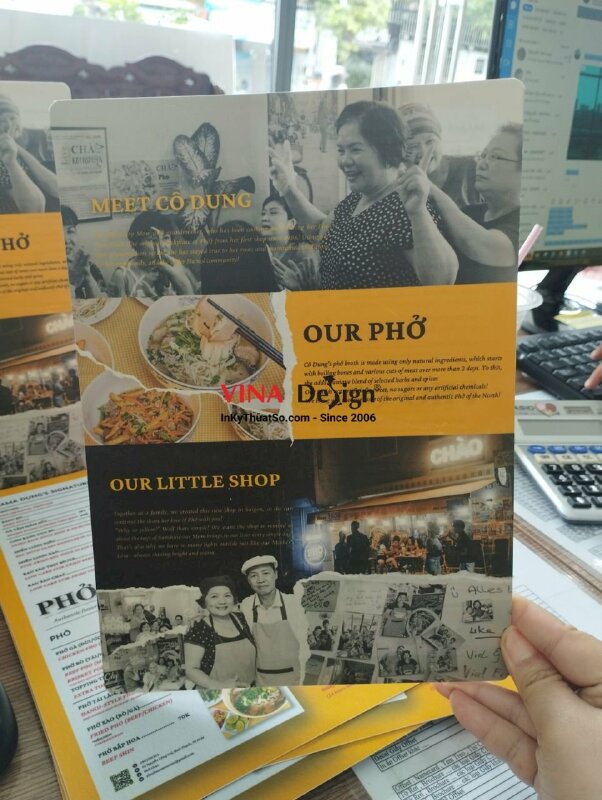 In menu quán phở song ngữ Anh - Việt dạng tấm nhựa cầm tay A5 - VND88