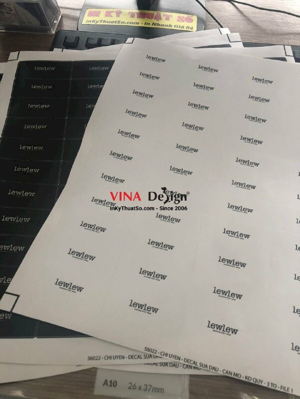 In tem decal sữa logo thương hiệu áo thun thời trang dán túi giấy - VND87