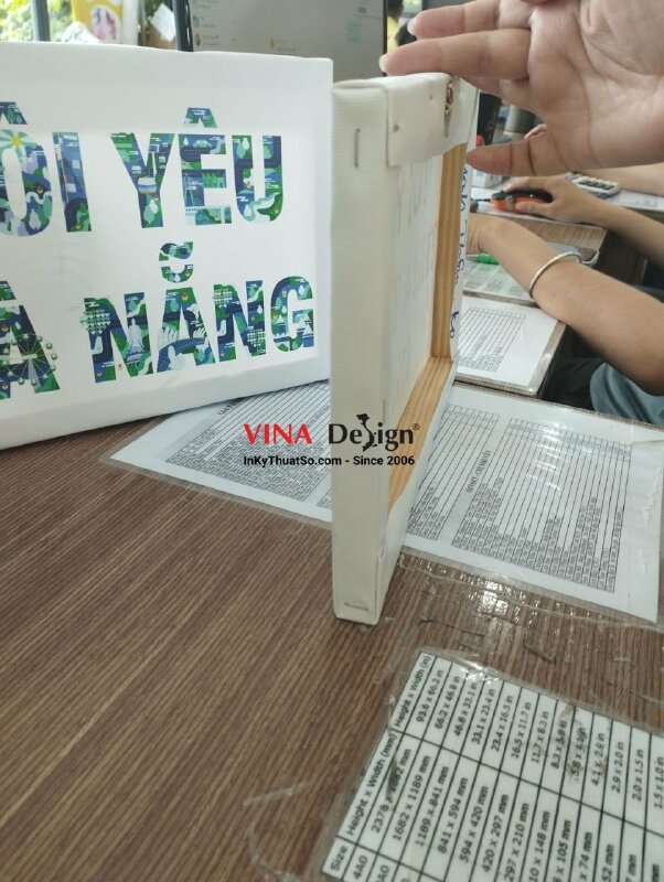 In tranh Canvas đóng khung theo yêu cầu - VND11