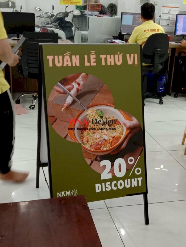 Standee chữ A khung sắt ngoài trời - VND246