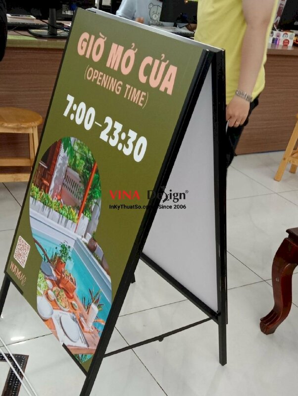 Standee chữ A khung sắt ngoài trời - VND246