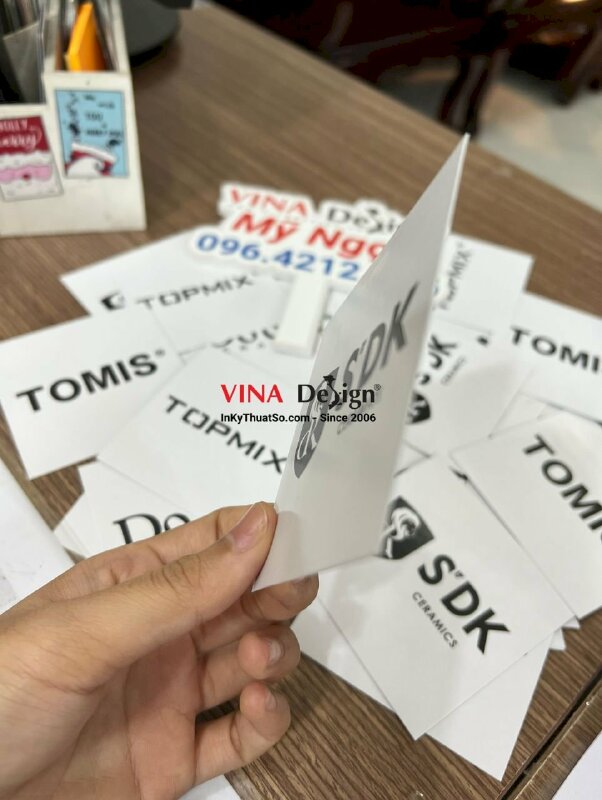 In Tag giấy vuông, tem giấy vuông 8cm x 8cm - VND195