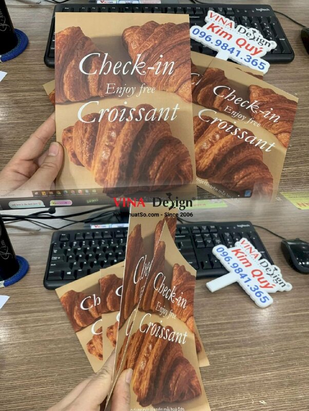 In tờ rơi khuyến mãi chương trình check-in và nhận quà miễn phí tại tiệm bánh - VND458
