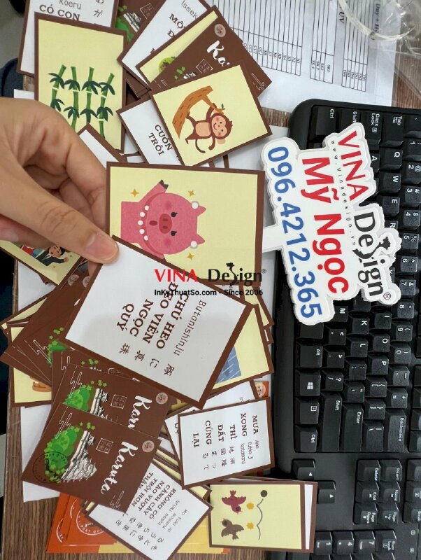 In trang trí hình cây bài giải trí theo yêu cầu - VND200