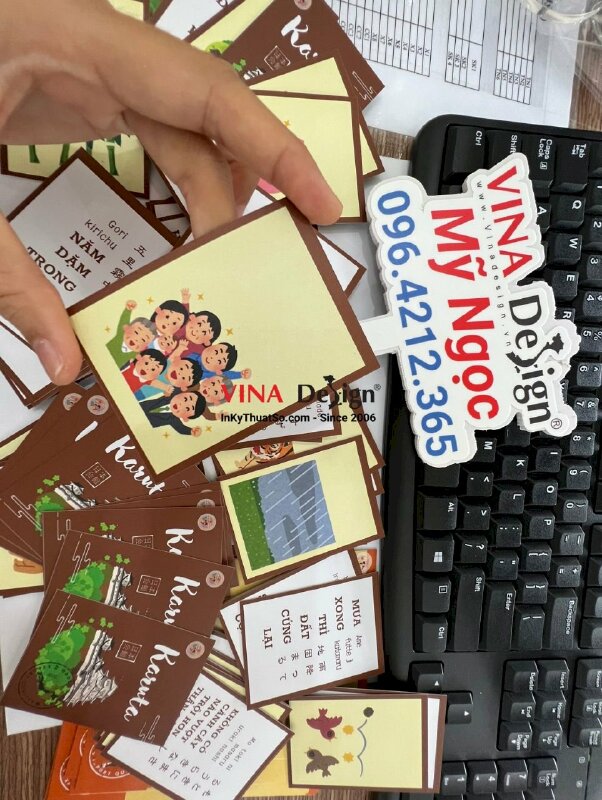 In trang trí hình cây bài giải trí theo yêu cầu - VND200