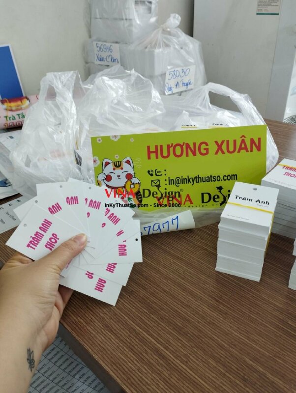 In tag giấy quần áo cho shop thời trang - VND135